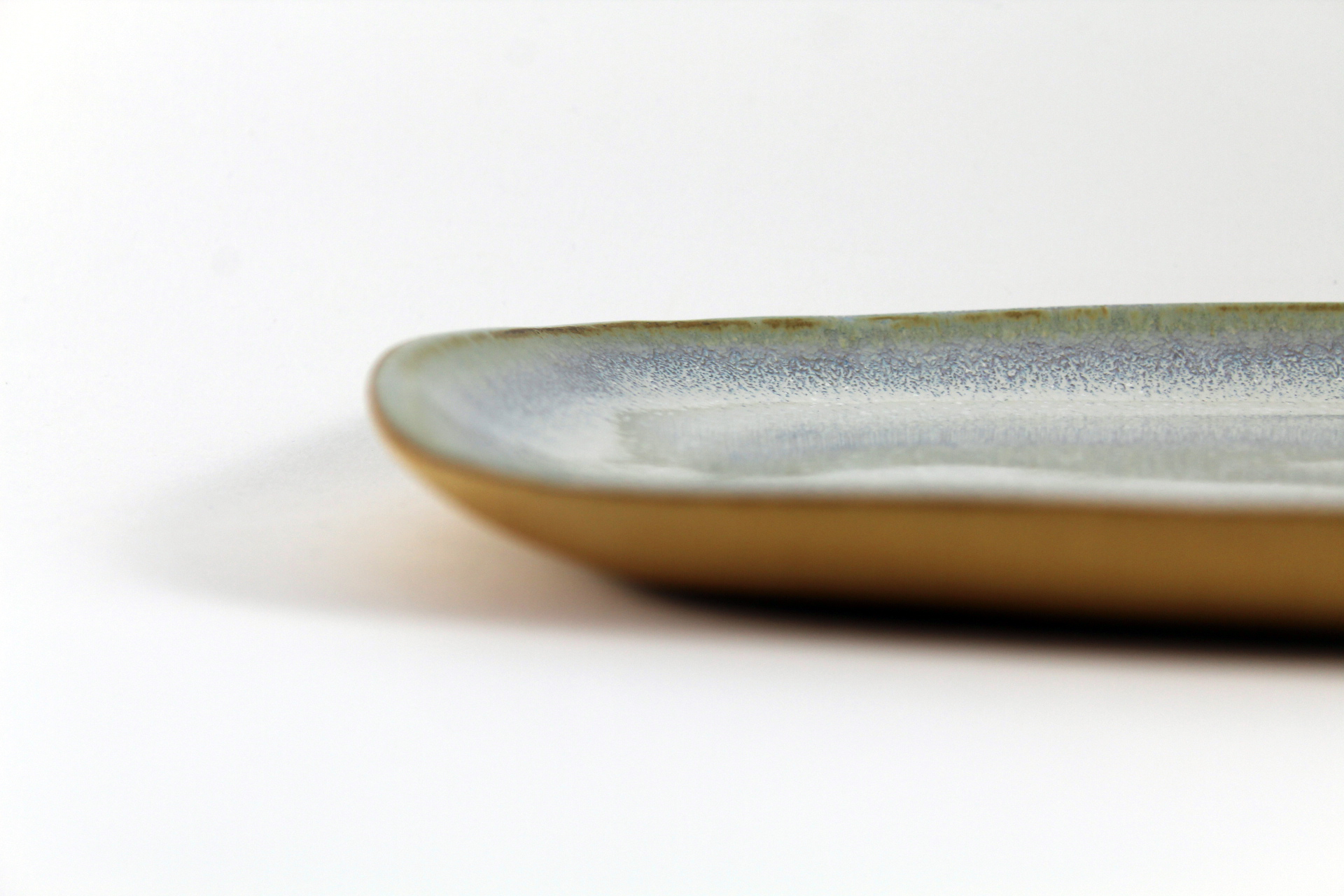 plat-moderne-contemporain-grès-wabi-sabi